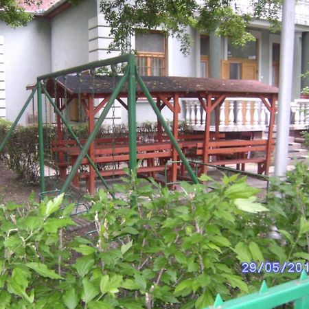 Szemesi Villa Balatonszarszo Exteriör bild