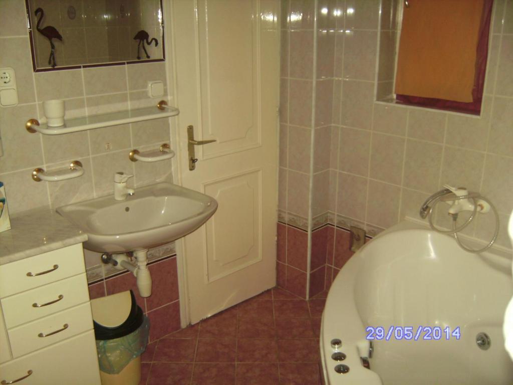 Szemesi Villa Balatonszarszo Rum bild