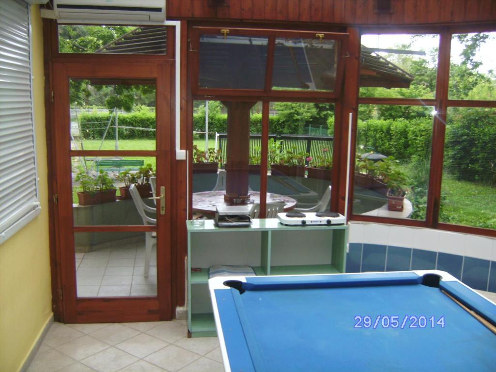 Szemesi Villa Balatonszarszo Rum bild